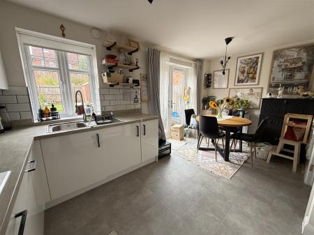 3 bedroom Town house for sale in Rook Drive, Burton-On-Trent