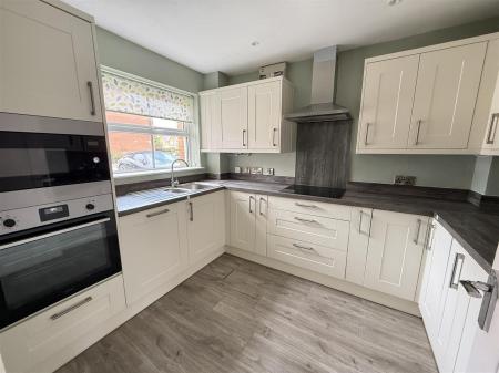 3 bedroom Detached house for sale in Pershore Drive, Branston, Burton-On-Trent