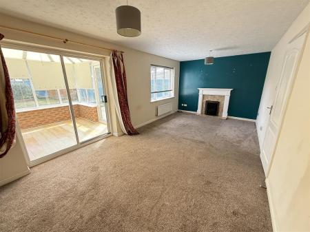 3 bedroom Detached house for sale in Pershore Drive, Branston, Burton-On-Trent