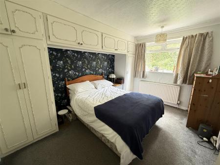 3 bedroom Detached bungalow for sale in Dalebrook Road, Burton-On-Trent