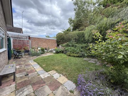 3 bedroom Detached bungalow for sale in Dalebrook Road, Burton-On-Trent