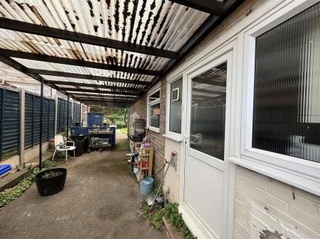 3 bedroom Detached bungalow for sale in Dalebrook Road, Burton-On-Trent