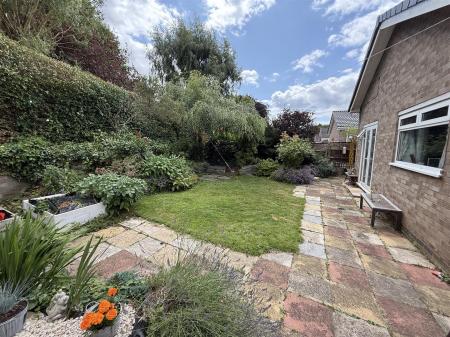 3 bedroom Detached bungalow for sale in Dalebrook Road, Burton-On-Trent