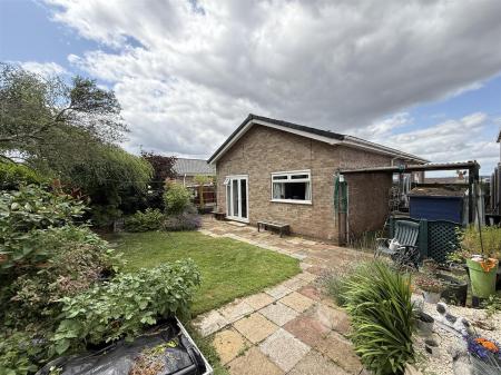 3 bedroom Detached bungalow for sale in Dalebrook Road, Burton-On-Trent