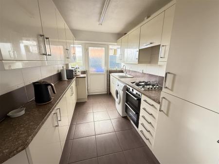 3 bedroom Detached bungalow for sale in Dalebrook Road, Burton-On-Trent