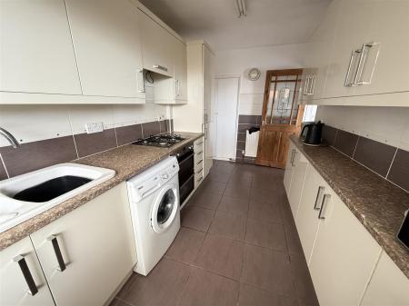 3 bedroom Detached bungalow for sale in Dalebrook Road, Burton-On-Trent