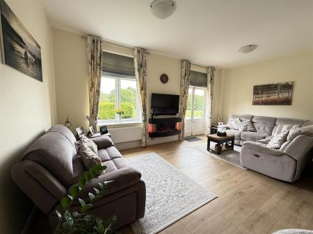 2 bedroom Town house for sale in Carnarvon Court, Bretby, Burton On Trent