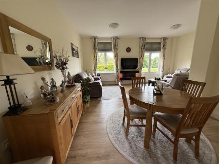 2 bedroom Town house for sale in Carnarvon Court, Bretby, Burton On Trent