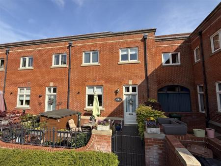 2 bedroom Town house for sale in Carnarvon Court, Bretby, Burton On Trent