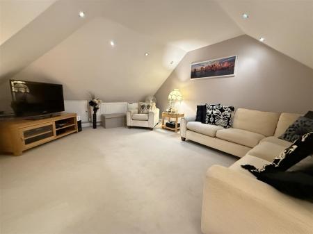 2 bedroom Town house for sale in Carnarvon Court, Bretby, Burton On Trent