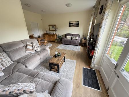 2 bedroom Town house for sale in Carnarvon Court, Bretby, Burton On Trent