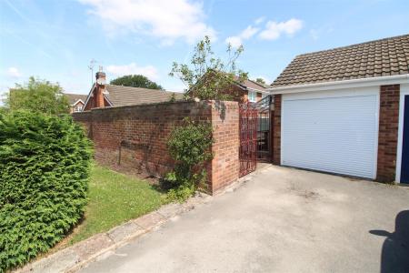 2 bedroom Detached bungalow for sale in Lordswell Road, Burton Upon Trent