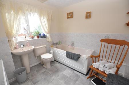 4 bedroom Detached house for sale in Hilton Close, Newhall, Swadlincote