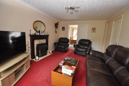 4 bedroom Detached house for sale in Hilton Close, Newhall, Swadlincote