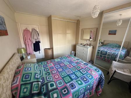 3 bedroom Semi-detached house for sale in Burton Road, Coton-In-The-Elms