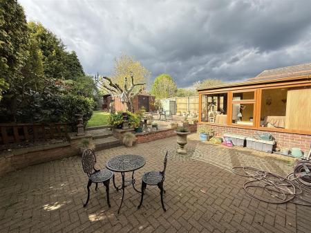 3 bedroom Semi-detached house for sale in Burton Road, Coton-In-The-Elms