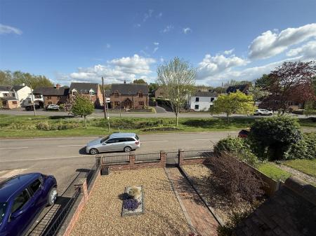 3 bedroom Semi-detached house for sale in Burton Road, Coton-In-The-Elms