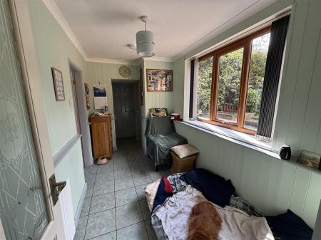 3 bedroom Semi-detached house for sale in Burton Road, Coton-In-The-Elms
