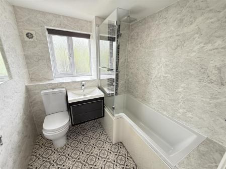 4 bedroom Detached house for sale in Hargate Road, Stapenhill, Burton-On-Trent