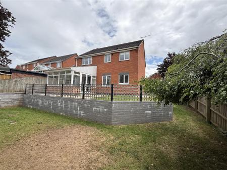 4 bedroom Detached house for sale in Hargate Road, Stapenhill, Burton-On-Trent