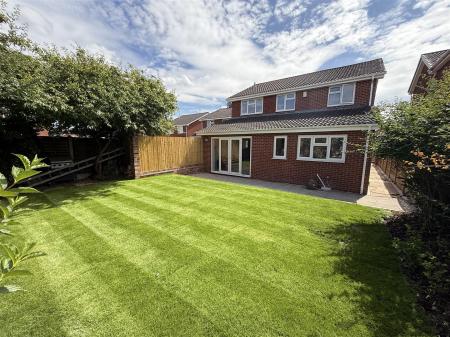 4 bedroom Detached house for sale in Kingsdale Croft, Stretton, Burton-On-Trent