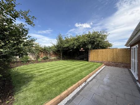 4 bedroom Detached house for sale in Kingsdale Croft, Stretton, Burton-On-Trent