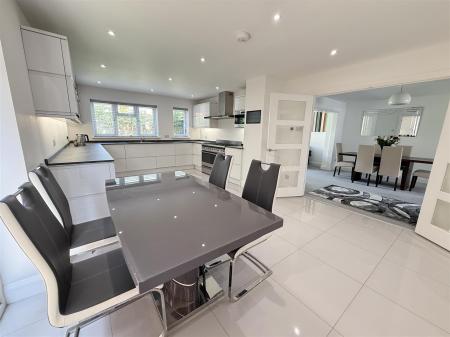4 bedroom Detached house for sale in Kingsdale Croft, Stretton, Burton-On-Trent