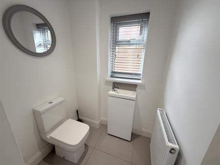 4 bedroom Detached house for sale in Kingsdale Croft, Stretton, Burton-On-Trent