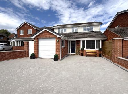 Kingsdale Croft, Stretton, Burton-On-Trent