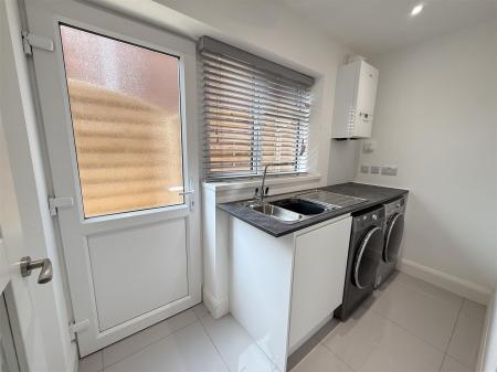 4 bedroom Detached house for sale in Kingsdale Croft, Stretton, Burton-On-Trent