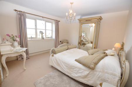 4 bedroom Detached house for sale in Fauld Lane, Tutbury, Burton-On-Trent