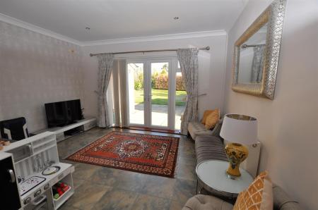 5 bedroom Detached house for sale in Lodge Hill, Tutbury