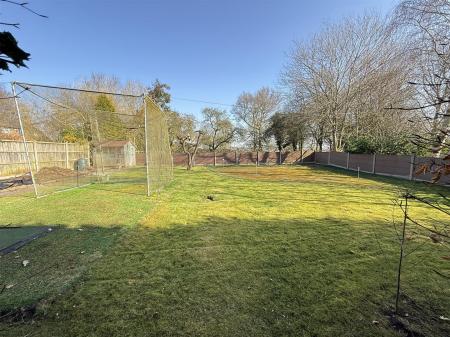 5 bedroom Detached house for sale in Lodge Hill, Tutbury