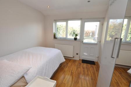 5 bedroom Detached house for sale in Lodge Hill, Tutbury