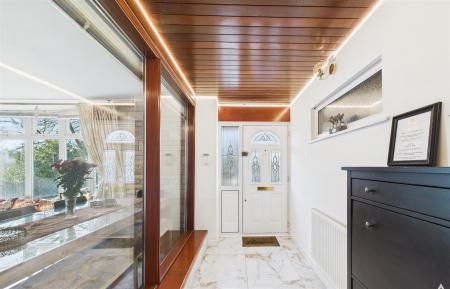 5 bedroom Detached house for sale in Lodge Hill, Tutbury