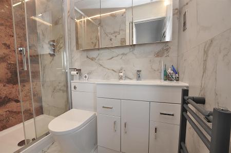 5 bedroom Detached house for sale in Lodge Hill, Tutbury