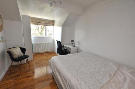 5 bedroom Detached house for sale in Lodge Hill, Tutbury