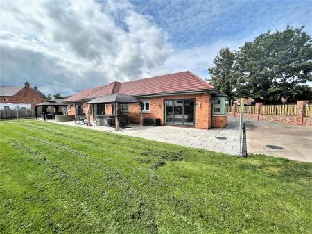 4 bedroom Detached bungalow for sale in Colliery Lane, Linton, Swadlincote