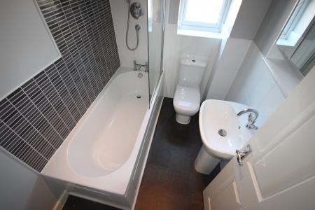 2 bedroom House to let in Blakeholme Court, Burton upon Trent, DE14
