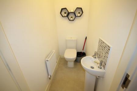 2 bedroom House to let in Blakeholme Court, Burton upon Trent, DE14