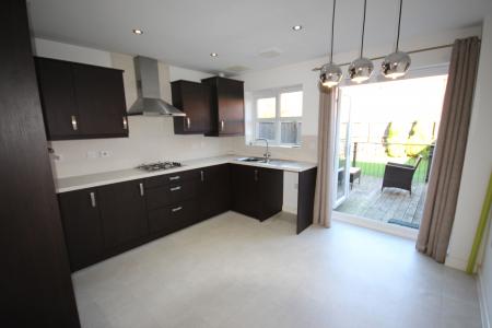 2 bedroom House to let in Blakeholme Court, Burton upon Trent, DE14