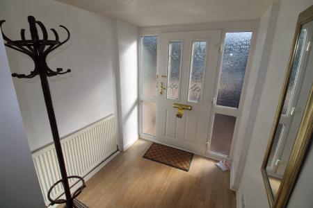 3 bedroom Semi-detached house to let in Leamington Road, Burton Upon Trent, Branston, DE14