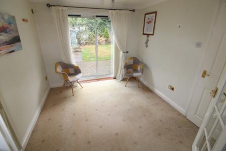 4 bedroom Detached house to let in Maple Way, Burton Upon Trent, Branston, DE14