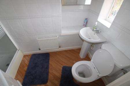 4 bedroom Detached house to let in Maple Way, Burton Upon Trent, Branston, DE14