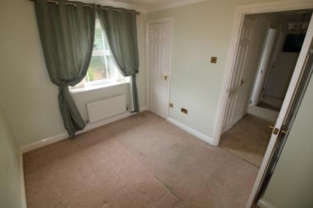 4 bedroom Detached house to let in Maple Way, Burton Upon Trent, Branston, DE14