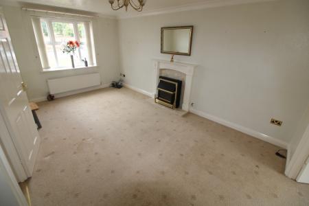 4 bedroom Detached house to let in Maple Way, Burton Upon Trent, Branston, DE14