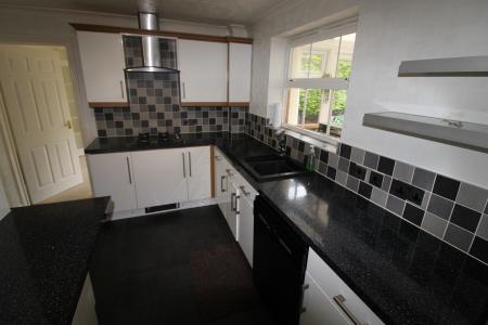 4 bedroom Detached house to let in Maple Way, Burton Upon Trent, Branston, DE14