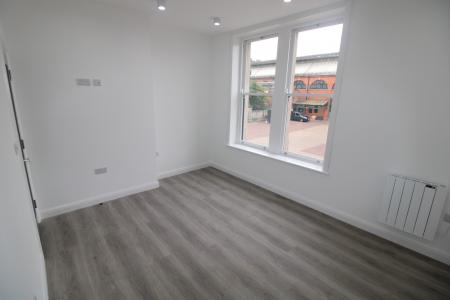 1 bedroom Flat to let in Market Place, Staffordshire, Burton upon Trent, DE14
