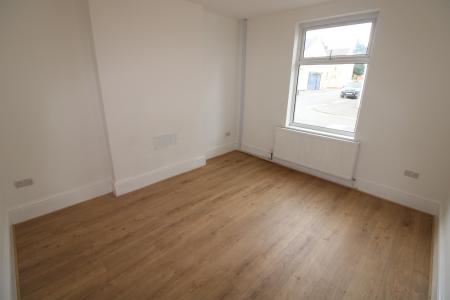3 bedroom Terraced House to let in Oak Street, Staffordshire, Burton upon Trent, DE14