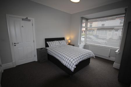 1 bedroom House share to let in Shobnall Street, Staffordshire, Burton upon Trent, DE14